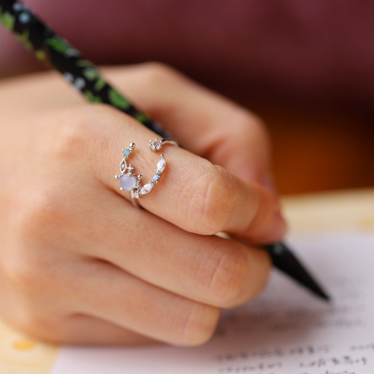 Luna Kiss Ring