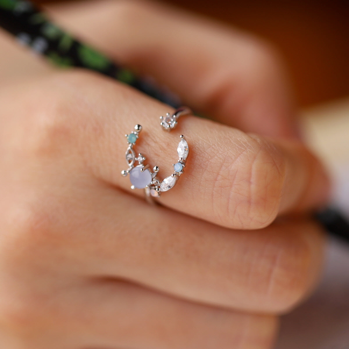 Luna Kiss Ring