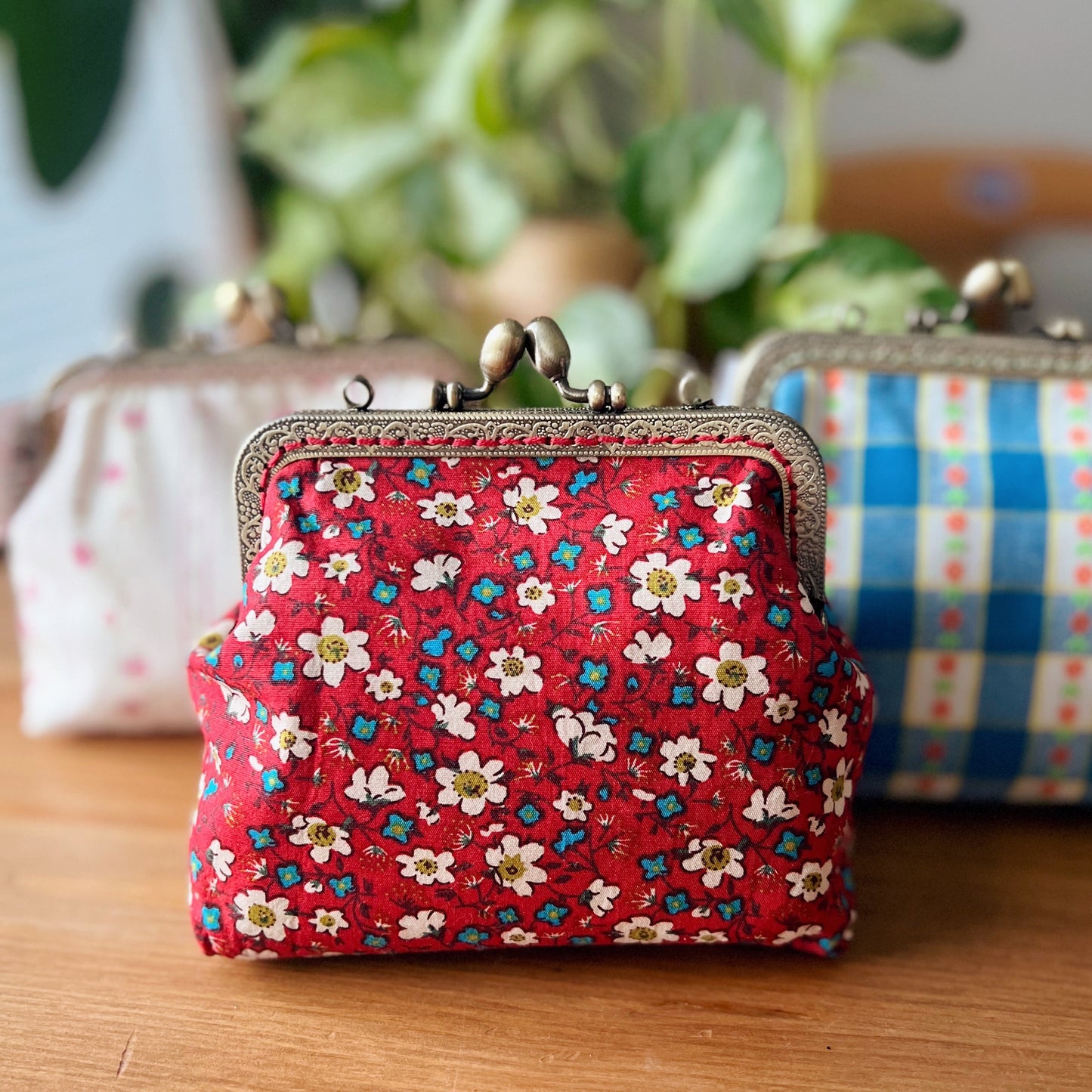 Floral Delight Handcrafted Pouch - Red with White Daisies