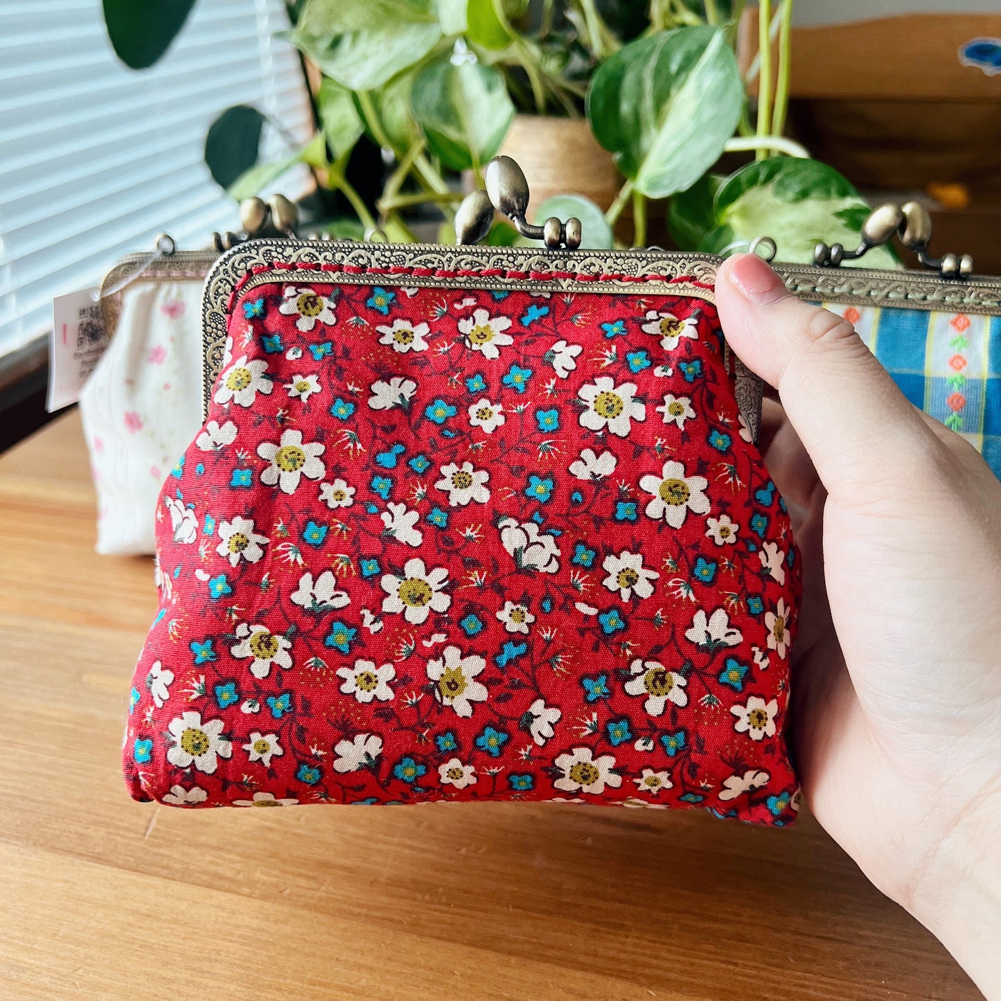 Floral Delight Handcrafted Pouch - Red with White Daisies