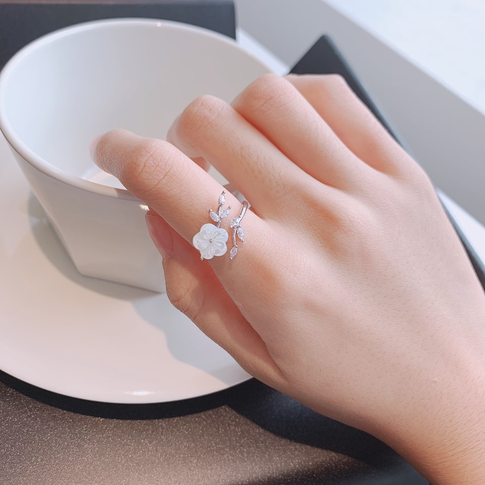 Blossom Whisper Ring - Mother Of Pearl