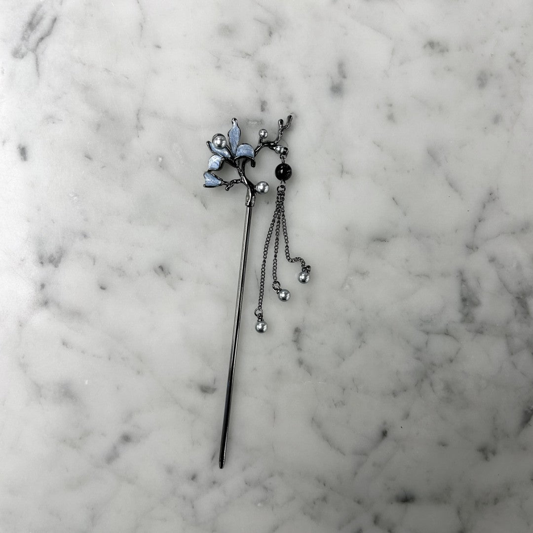 Kastehelmi – Hairpin