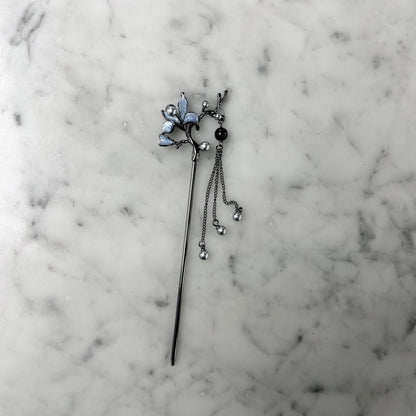 Kastehelmi – Hairpin