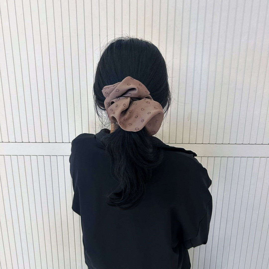 Silk Whisper – Scrunchie