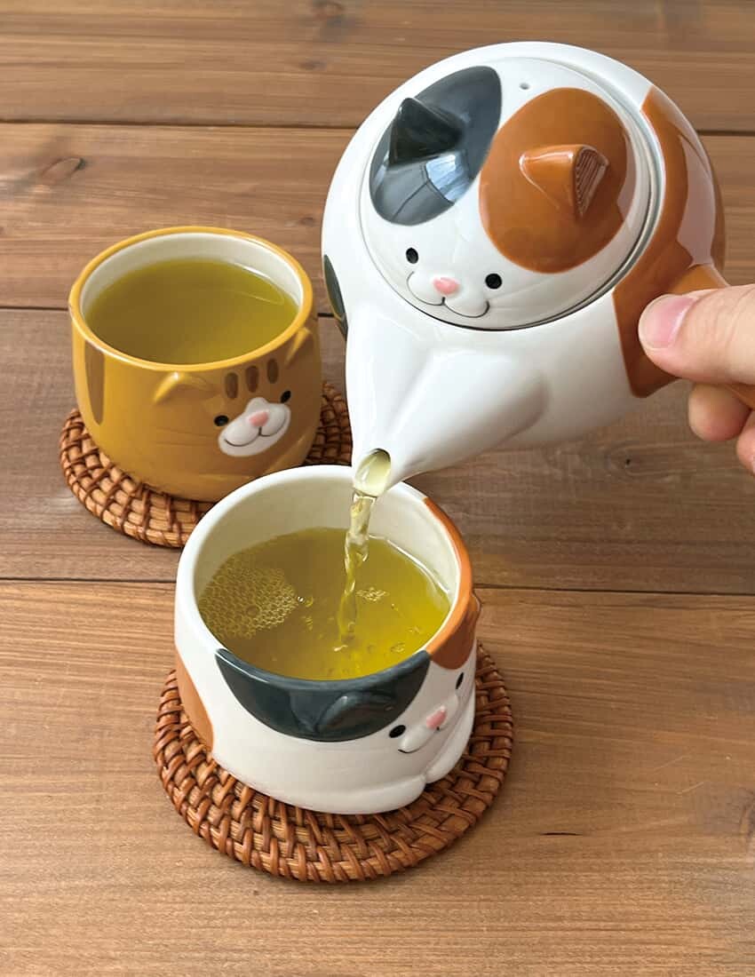 Japanese Teapot Cat