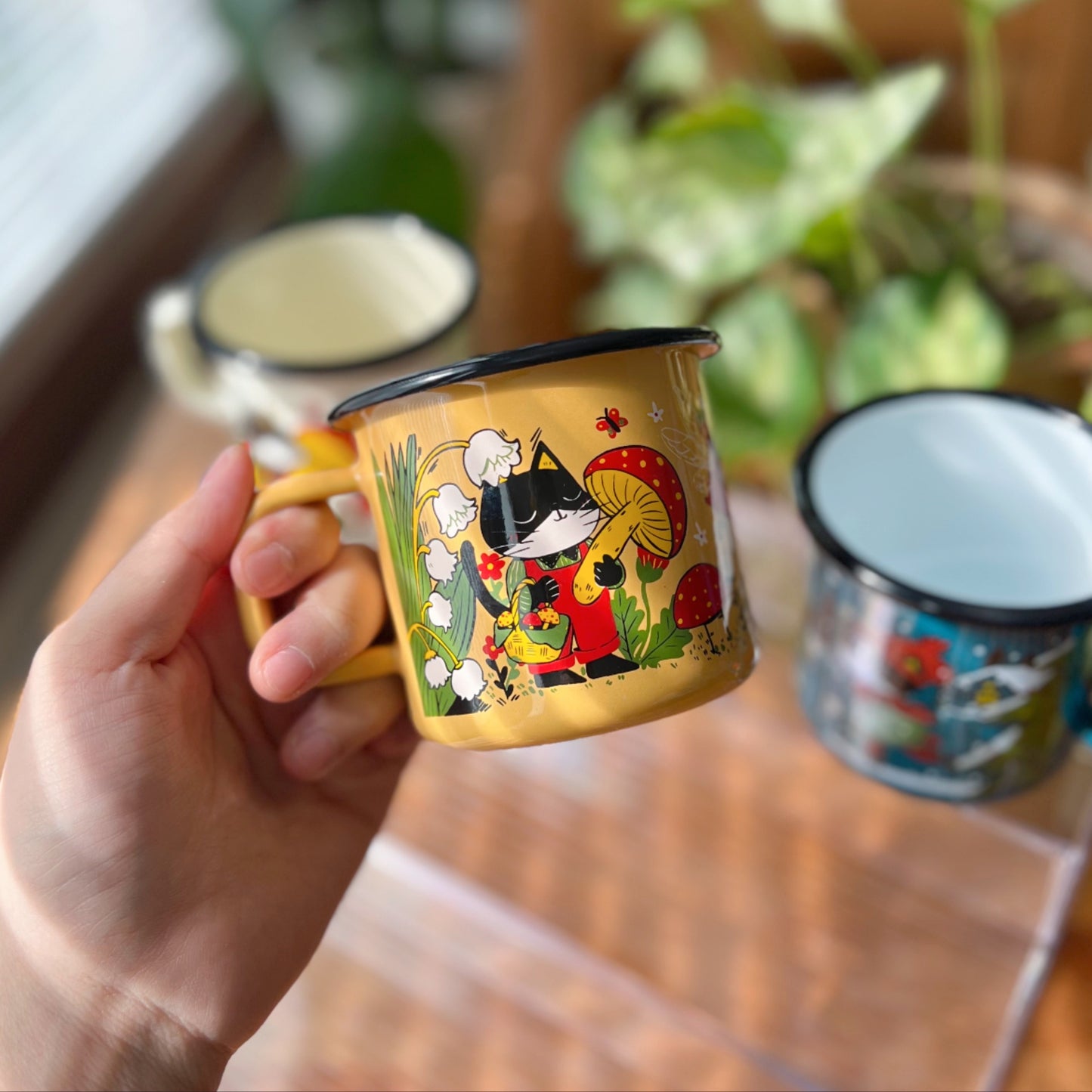 Momo in Finland Enamel Mug