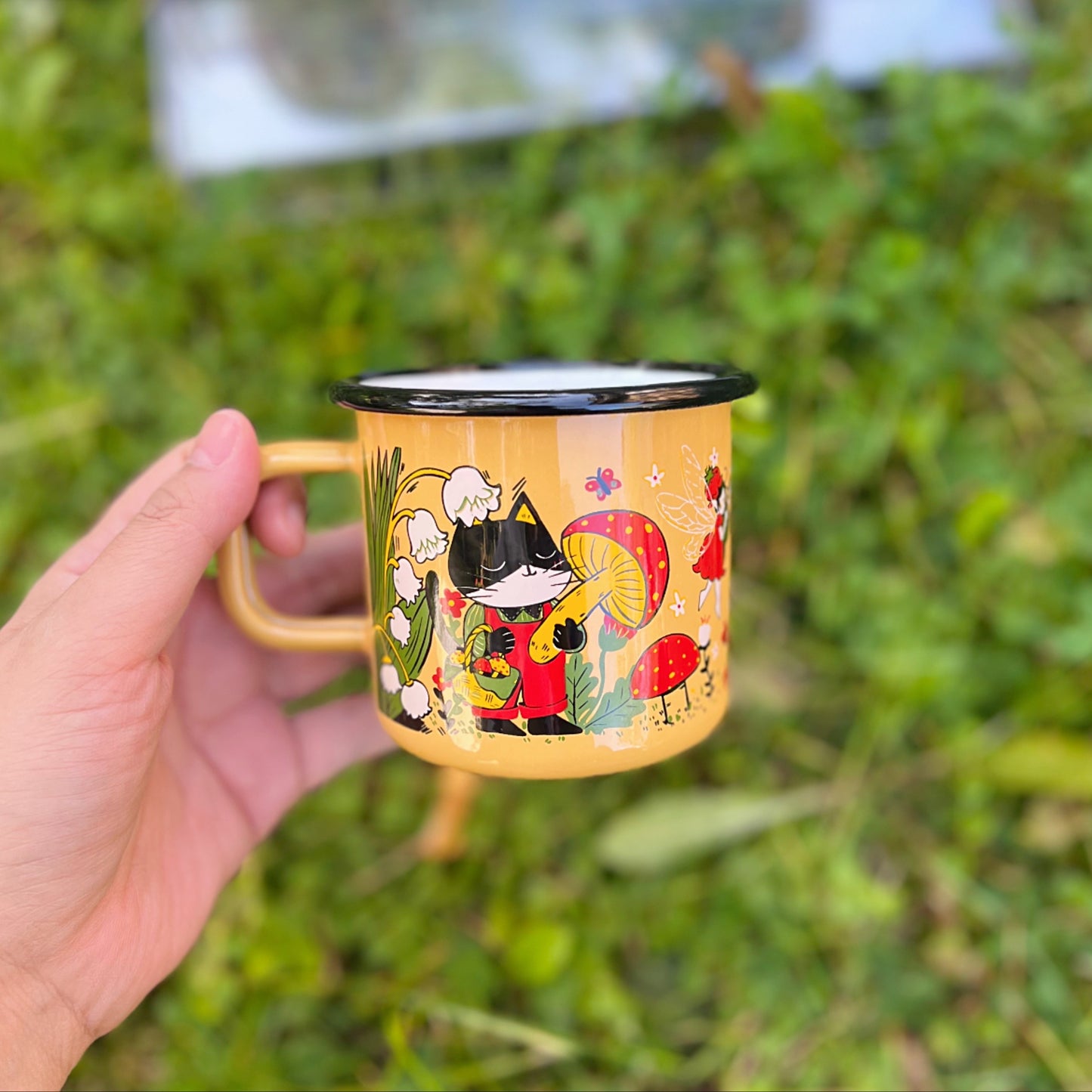 Momo in Finland Enamel Mug