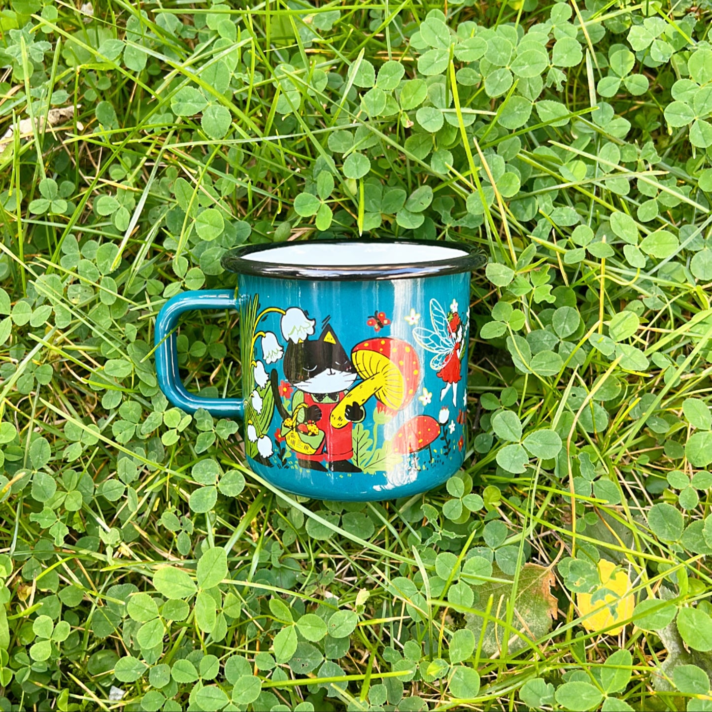 Momo in Finland Enamel Mug