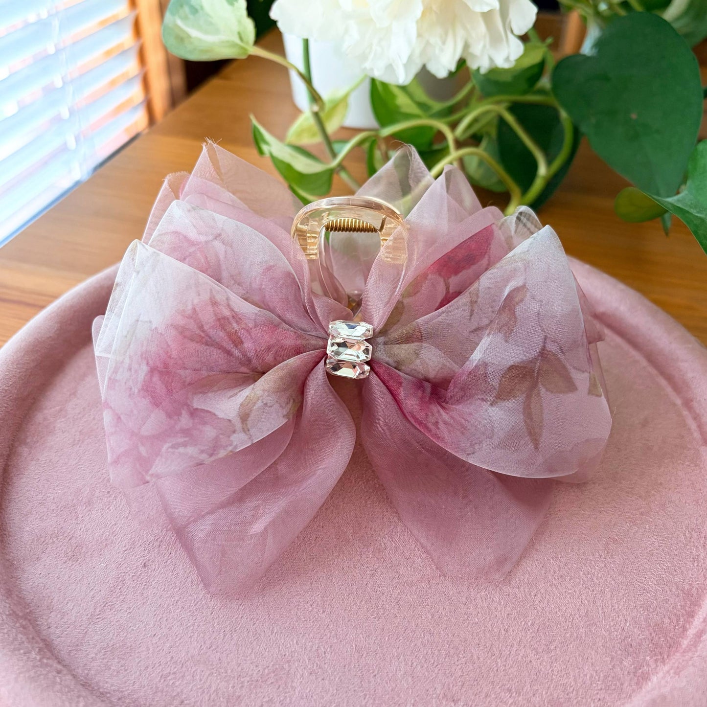 Dreamy Lace Bow – Claw Clip