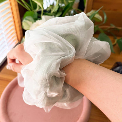 Velvet Aura – Scrunchie