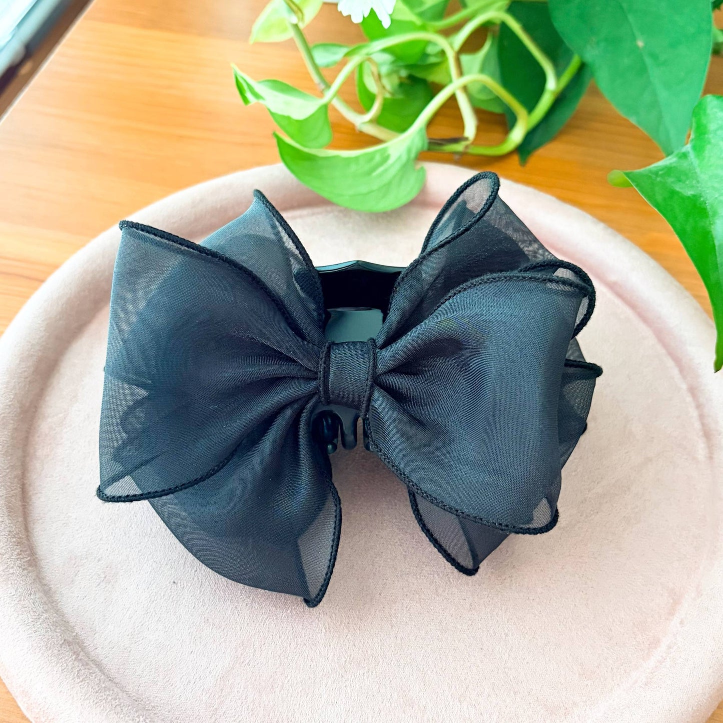 Sweet Lace Bow – Claw Clip