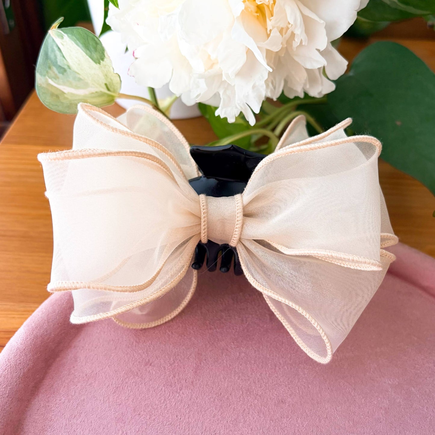 Sweet Lace Bow – Claw Clip