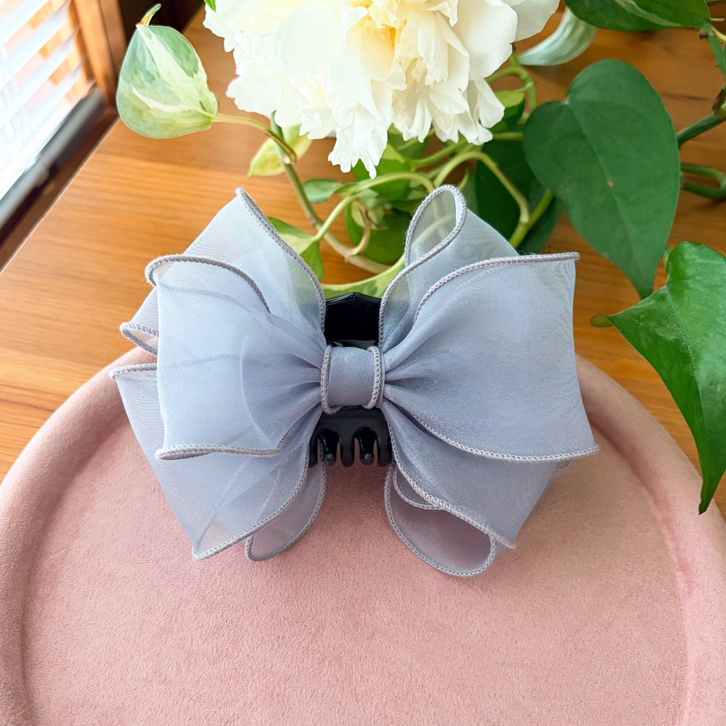 Sweet Lace Bow – Claw Clip