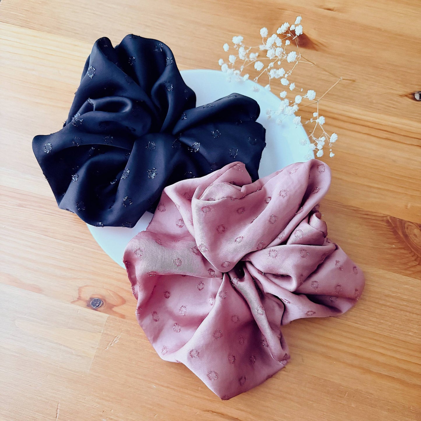 Silk Whisper – Scrunchie